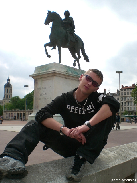View prev photo