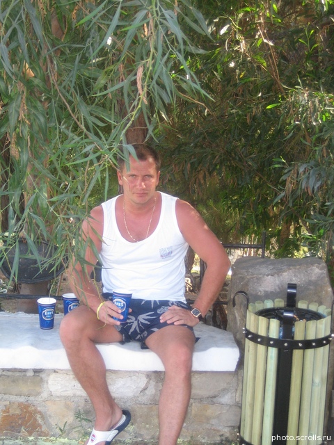 View prev photo