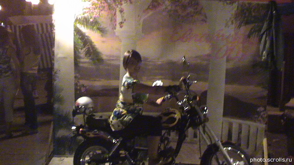 View prev photo