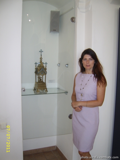 View prev photo