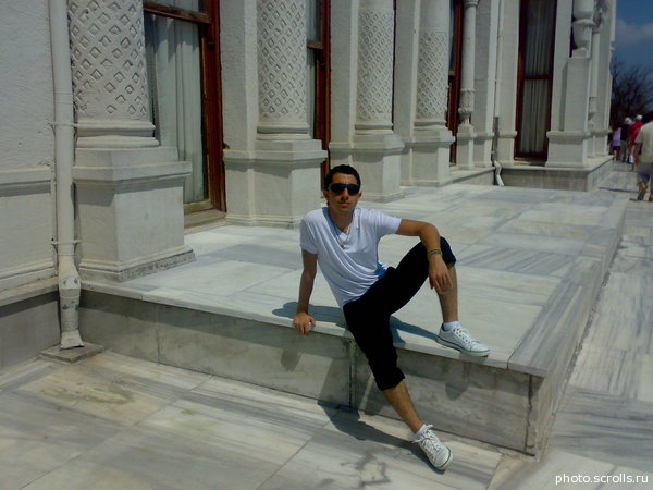 View prev photo